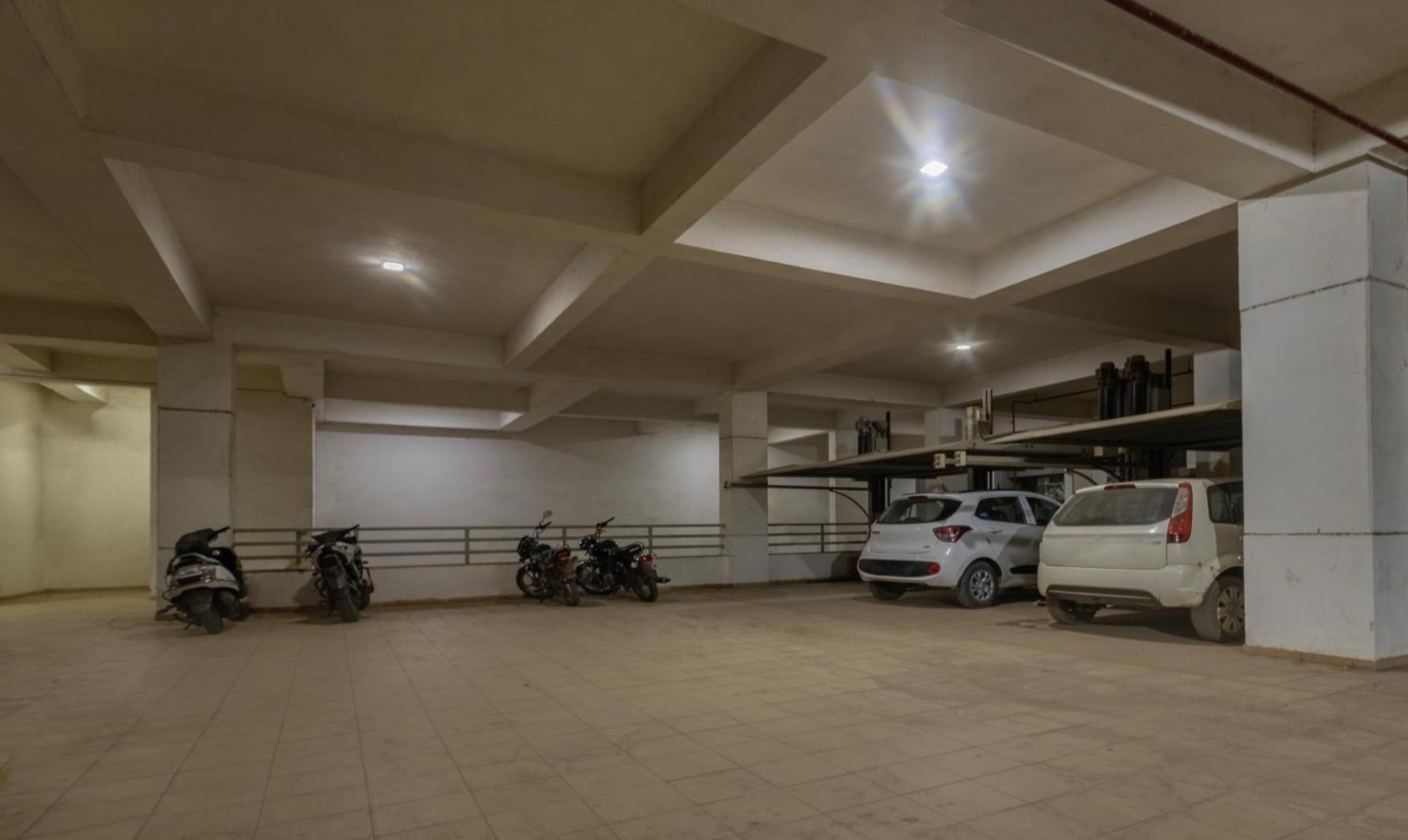 Treebo Eden Park, Ahmedabad Watuwa Exterior foto