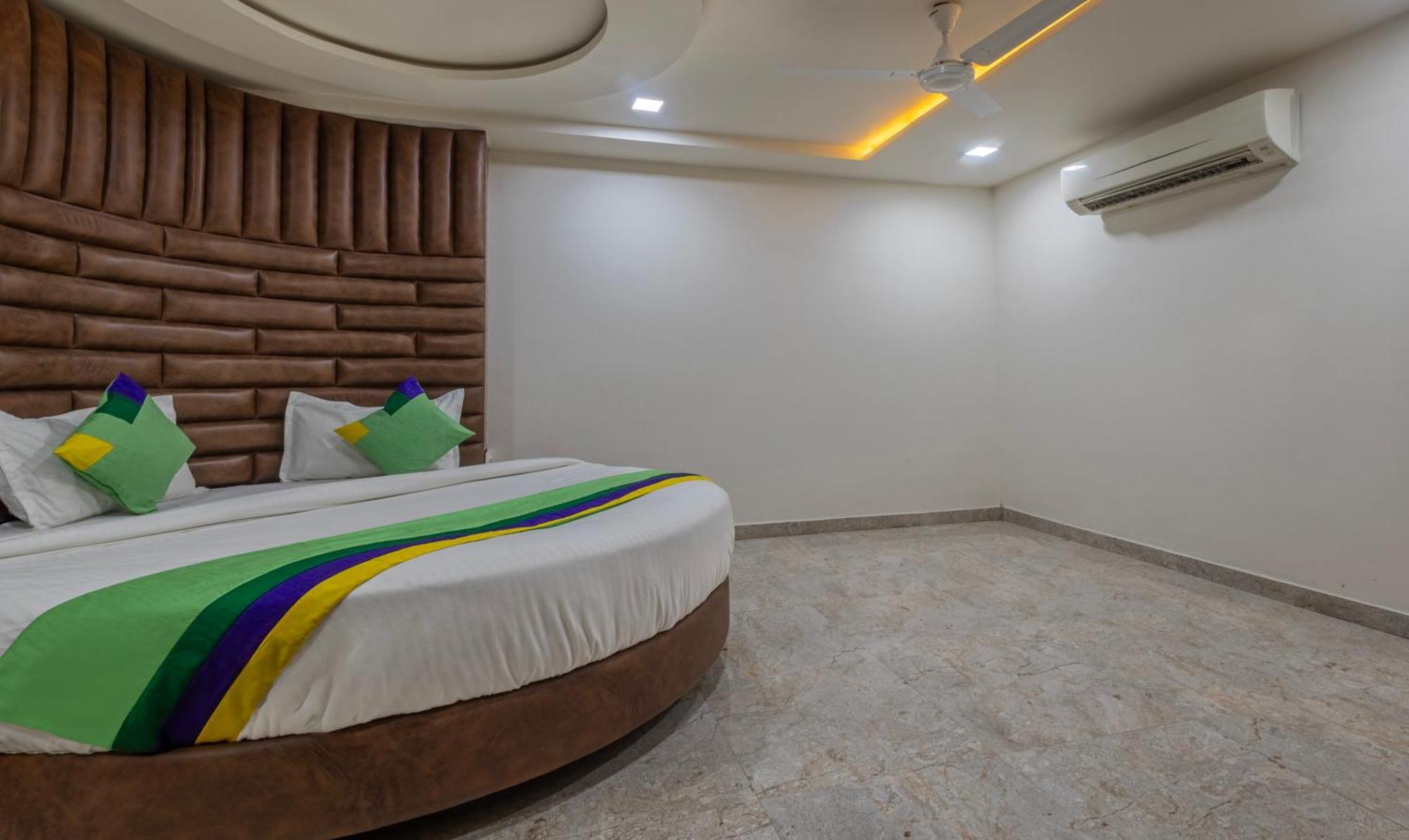 Treebo Eden Park, Ahmedabad Watuwa Exterior foto