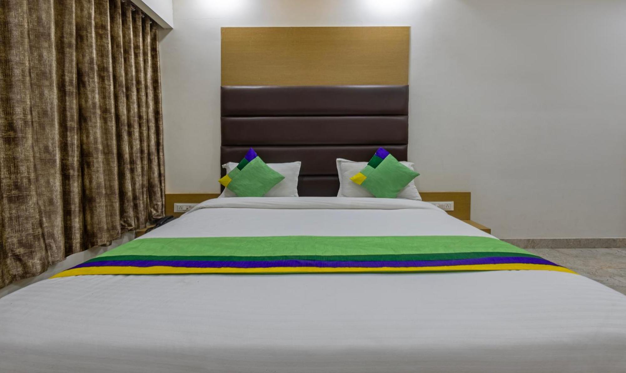 Treebo Eden Park, Ahmedabad Watuwa Exterior foto